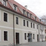 braune denkmalgerechte Fenster für Bibliothek Alte Lateinschule in Delitzsch