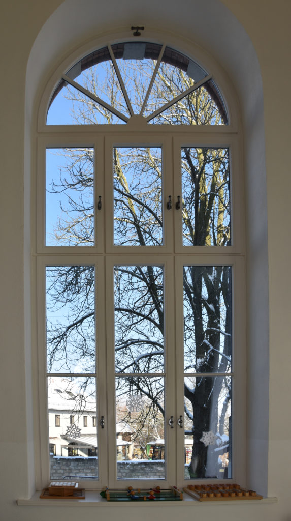 Rundbogenfensteranlage für Hort in Dresden Innenansicht